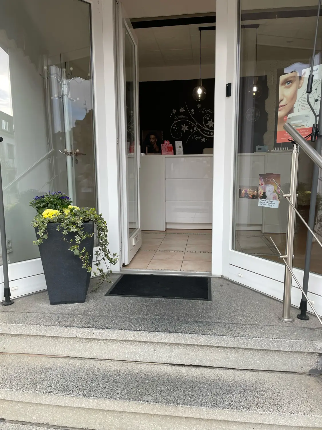 Très Jolie Studio